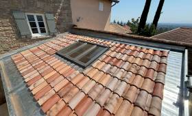 Création d'une toiture intégrant une verrière 3 modules, extension située à Limonest (69 760)