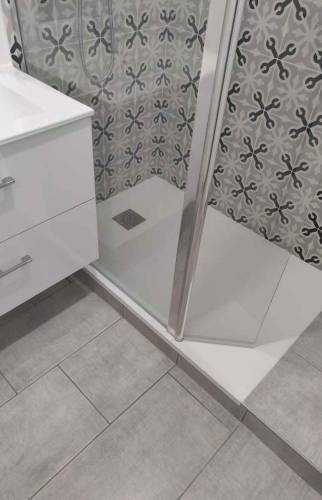 Salle de bain carreaux de ciment Sainte-Geneviève-des-bois