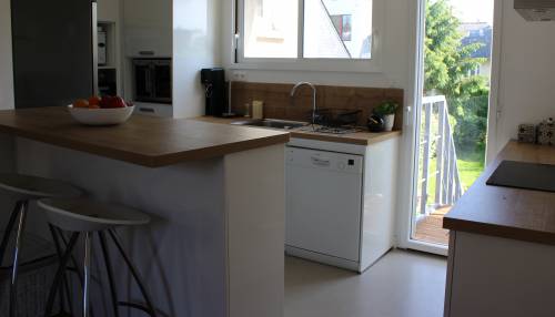Cuisine semi ouverte après rénovation