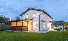 Pergola en bois à Satolas et Bonce