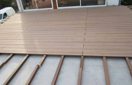 Vissage des lames de terrasse sur toit-terrasse - Bouc-Bel-Air (13)