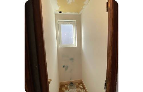 Rénovation d'une salle de bain avec des toilettes sur Blay14400