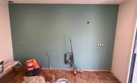 Rénovation cuisine à Rives : électricité, plomberie et murs neufs.
