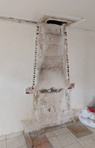 Dépose de cheminée en cours Chartres de Bretagne