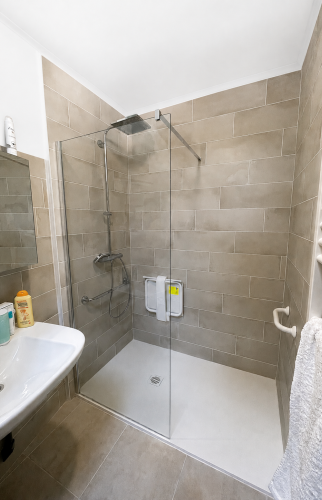 Rénovation d'une salle de bain à Saint-Étienne avec Ma PrimeAdapt' (42100)