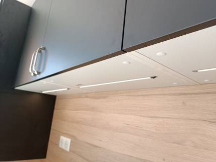 Réglettes LED sous meubles hauts