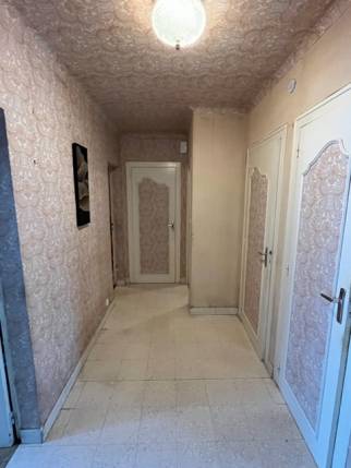 Ancien carrelage avant travaux de revêtement de sol intérieur dans une maison - Nantes 44