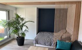 Création d'une séparation entre salon et coin nuit dans un appartement rénové - Nantes 44