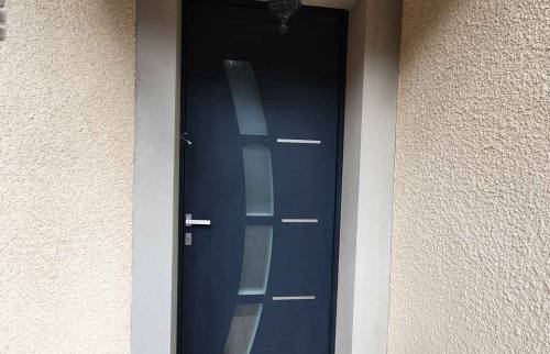 nouvelle porte d'entrée rénovée Sens (89) 