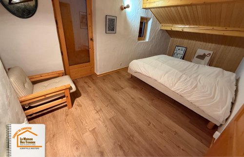 rénovation avec courtier en travaux, alternative à la moquette, pose sol PVC Savoie, transformation rapide sol, maison moderne Albertville