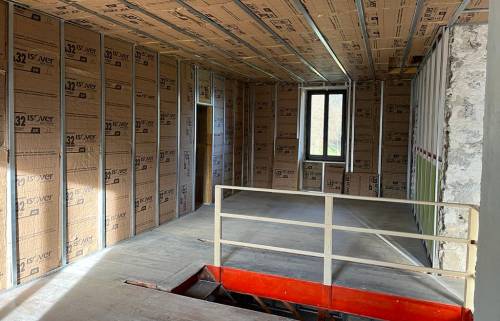 Isolation en cours - architecte 73, concepteur urbaniste 73, maçon 73, plaquiste 73, peintre 73, carreleur 73, électricien 73, plombier 73, menuisier 73