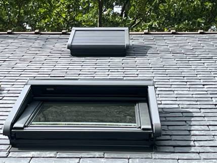 Nouvelles fenêtres de toit avec volet solaire - Nantes 44