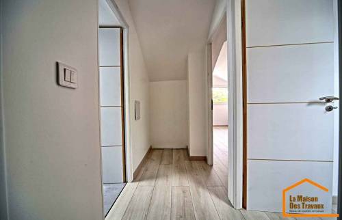 Couloir de distribution du nouvel étage (Brunoy 91800)