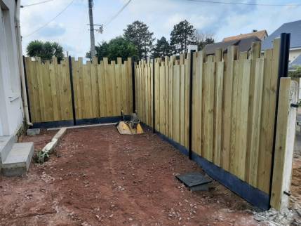 Pose de la clôture (Ouistreham 14150)