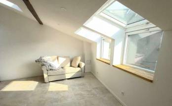 Une belle pièce lumineuse