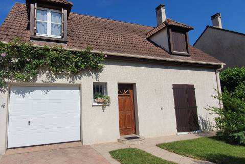 Maison avant travaux de menuiserie - Brie-Comte-Robert 77170