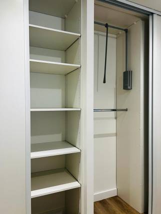 Création d'un placard sur mesure dans une entrée