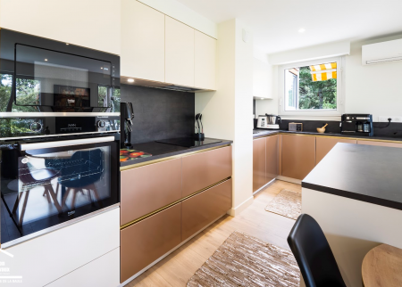 Nombreux tiroirs de rangement