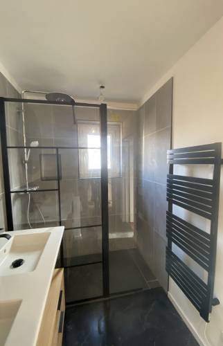 Création d'une salle de douche attenante à la chambre parentale