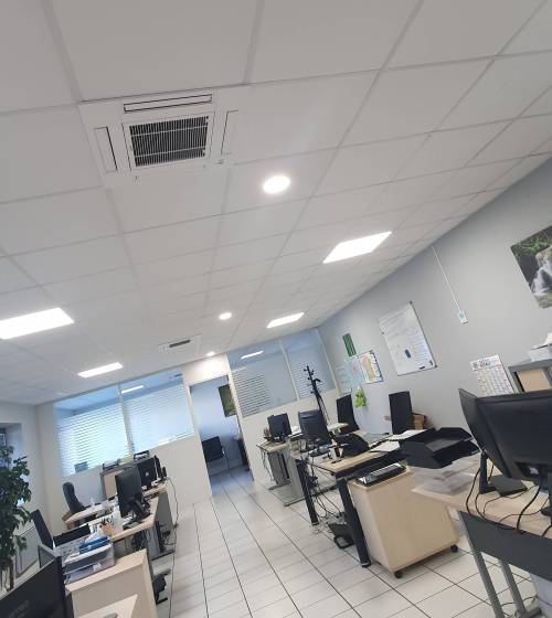 Installation d'un système de climatisation gainable dans des locaux professionnels - Brie-Comte-Robert 77170