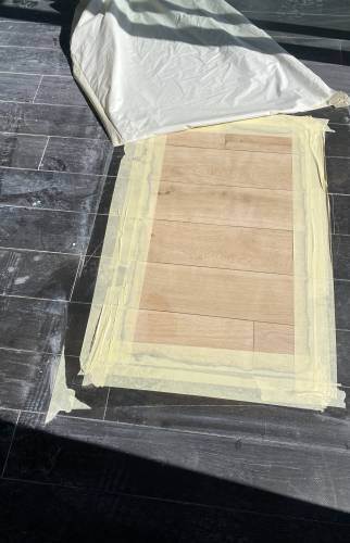 Test de ponçage d'un parquet massif pour redécouvrir la teinte naturelle 