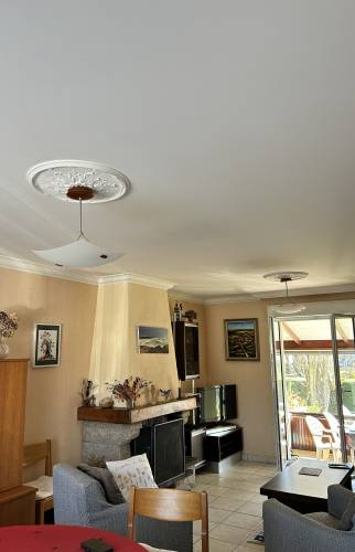 Pièce avant rénovation complète de maison à Chartres-de-Bretagne