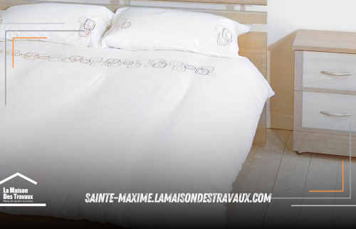 Le Muy: Chambre métamorphosée par expert Lenaïc David