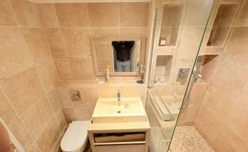 Rénovation complète d’une salle de bain moderne à Paris 17e