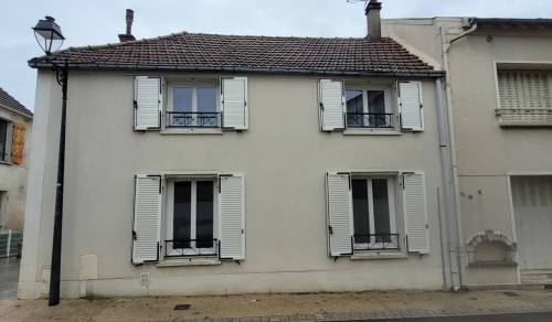  Maison avant travaux de rénovation de toiture zinguerie - Brie-Comte-Robert 77170