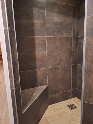 Création d'une salle de bain balnéo avec douche carrelée - Pornic 44210