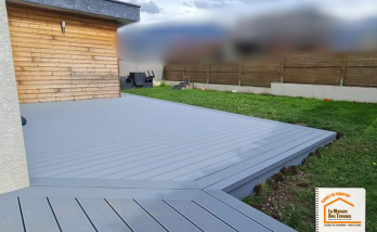 travaux terrasse Megève, entreprise terrasse Sallanches, pose composite extérieur, terrasse sur-mesure Chamonix, terrasse moderne montagne, La Maison des Travaux Chamonix Mont-Blanc