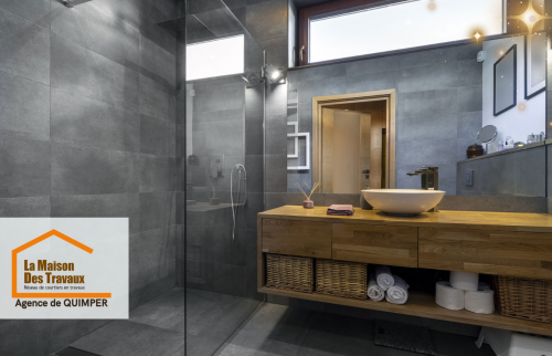 Une douche à l’italienne élégante, avec des finitions soignées et un espace optimisé pour un confort maximal. 🚿✨