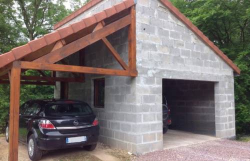 Le garage indépendant en construction