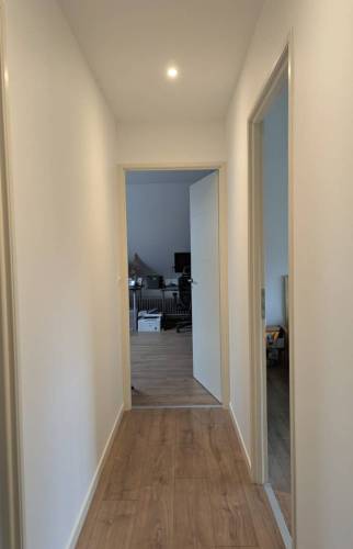 Après travaux : couloir rénové et modernisé à La Murette