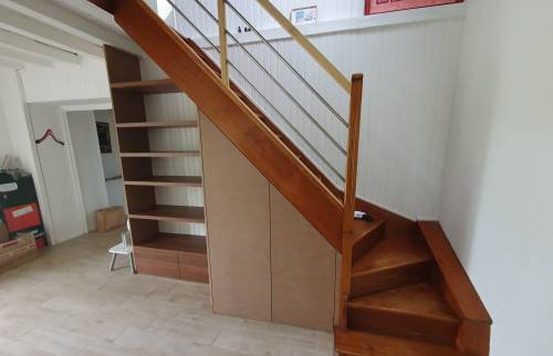 Pendant les travaux : création d'un placard sur-mesure sous l'escalier