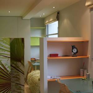 Rénovation complète d'un appartement à Paris - Chambre avec une séparation