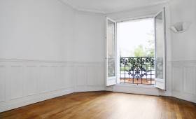 Transformation réussie: cet appartement rénové allie modernité et confort,pret à accueillir ses futurs locataires.