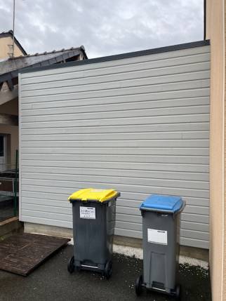 Vue avant de "l'abri de jardin" avant transformation en suite parentale avec salle de bain - Nantes 44