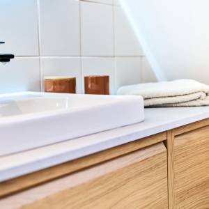 Meuble vasque en chêne 120 cm – projet salle de bains Marie Gautier Bédée