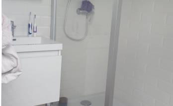 Pose nouvelle cabinet de douche avec seconde vasque acollée près de la paroi de protection cabinet - Clermont - 60600 -