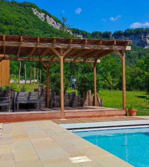  création d'une piscine et aménagement extérieur