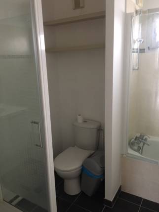 Configuration de la salle de bain avant les travaux de rénovation - Nantes 44