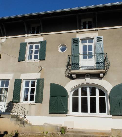 Rénovation complète d'une toiture, maison ancienne située dans Lyon Ouest (Ecully 69130)