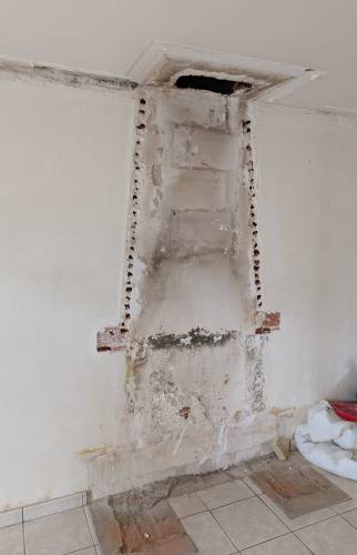 Dépose de cheminée en cours Chartres de Bretagne