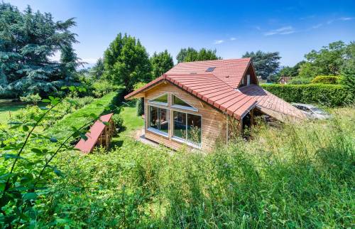 Extension qui s'intègre parfaitement dans cet écrin de verdure