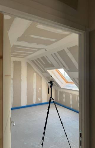 Chambre avant/après rénovation à Plémy – transformation complète de l’espace