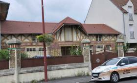 Rénovation de toiture, zinguerie et charpente sur une maison - Chevry-Cossigny 77173