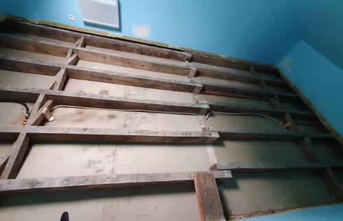 Pendant les travaux : traitement anti-insecte, anti-moisissure des solives