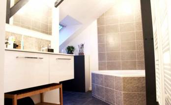Aménagement d'une salle de bain dans les combles
