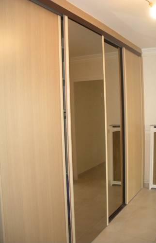 Autre vue des nouvelles portes de placards du hall d'entrée à BLOIS (41)